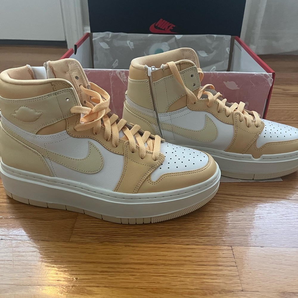Jordan Air Elevate High - Celestial Gold/Muslin White (DN3253 200) NEW!!